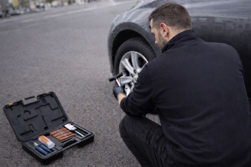Réparation pneu mèche placement roue secours Bruxelles HELPCAR