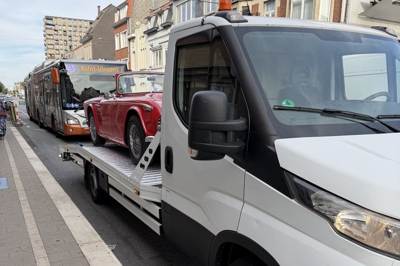 Speciale Voertuigen Takelen in Brussel – HELPCAR
